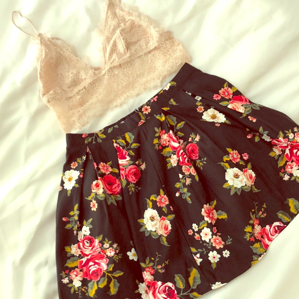 Forever 21 mini floral skirt!